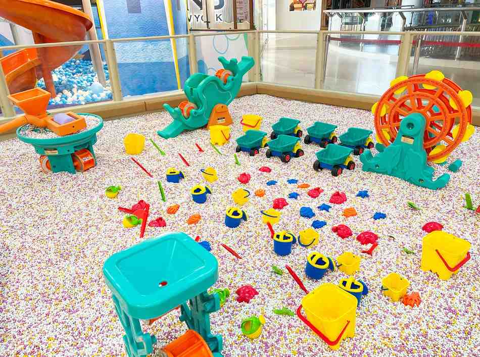 aeon-q-mall-2